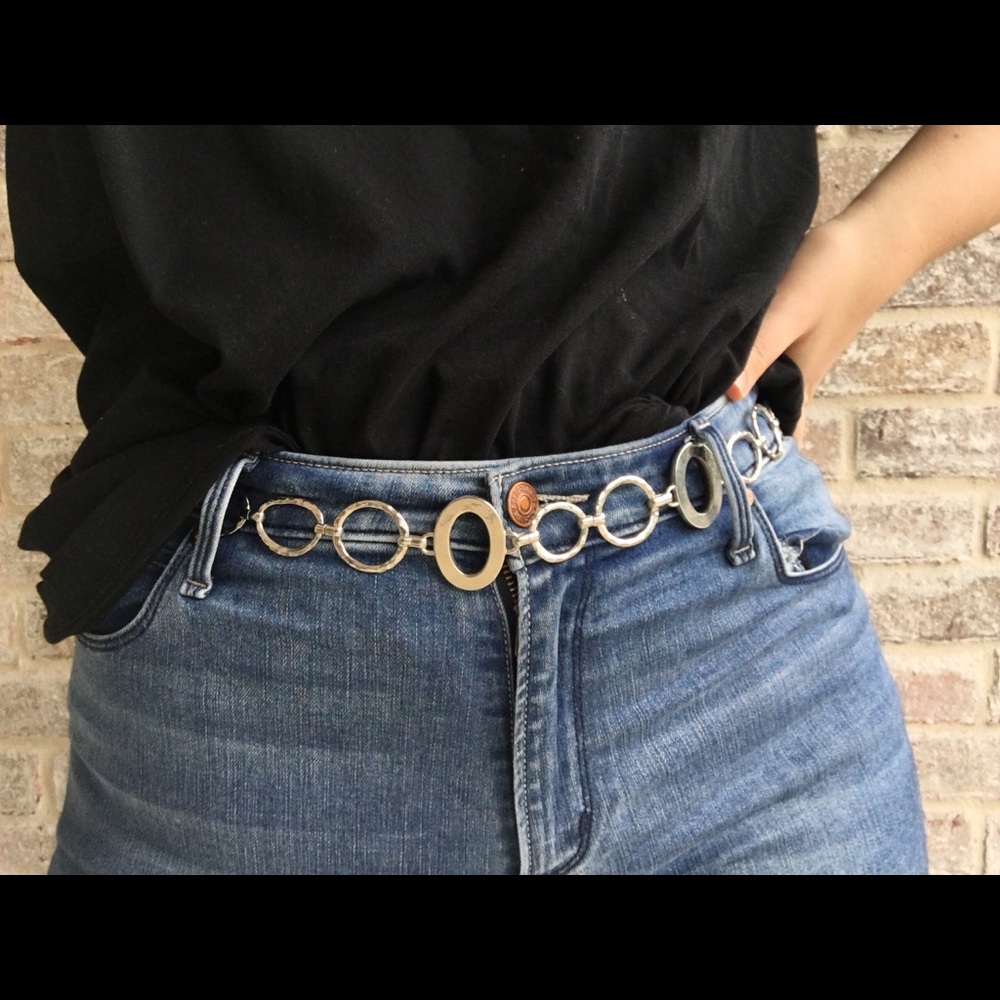 Adjustable chain belt